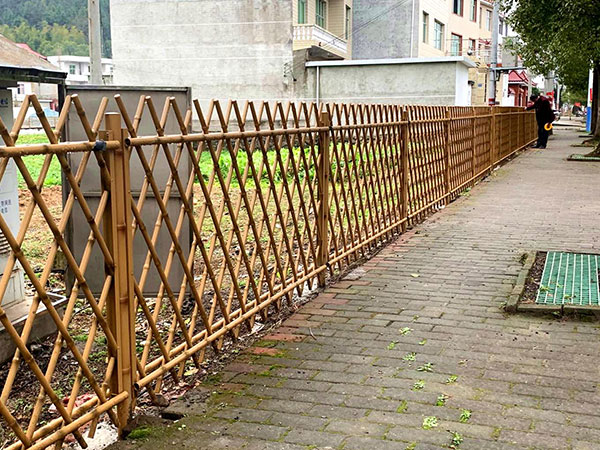 警惕!这几种安装仿竹护栏的方法是错误的